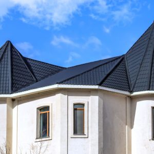 black-roof-with-white-door-white-door